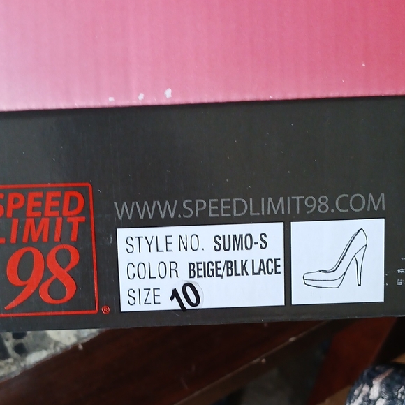 Barely Worn, Speed Limit 98 Black Lace And Nude High Heel Platform Pumps, Sz 10 - Picture 9 of 9